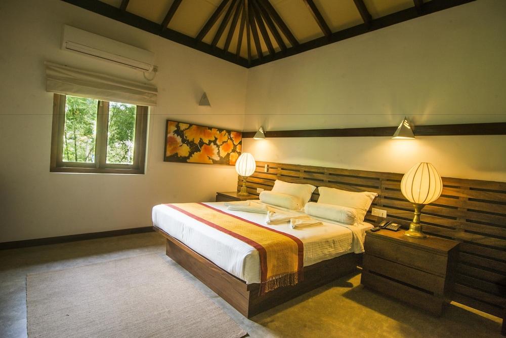 Roman Lake Ayurveda Boutique Resort - Level 1 Certified Ahungalla Dış mekan fotoğraf