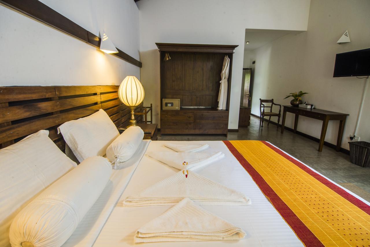 Roman Lake Ayurveda Boutique Resort - Level 1 Certified Ahungalla Dış mekan fotoğraf